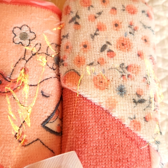 NEW Baby hooded towels - Picture 3 of 3